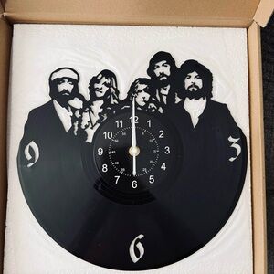 🎶 New! Fleetwood Mac Real Vinyl Record Die Cut Silent Wall Silent Clock
